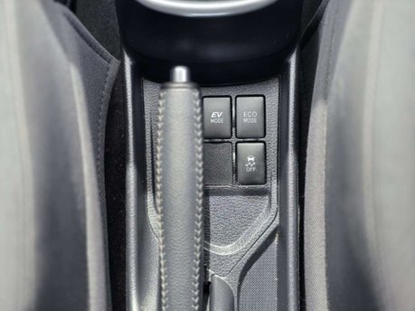 Toyota Yaris 1.5 VVT-h Icon Tech Hatchback 5dr Petrol Hybrid E-CVT Euro 6 (s/s) (100 ps) 26
