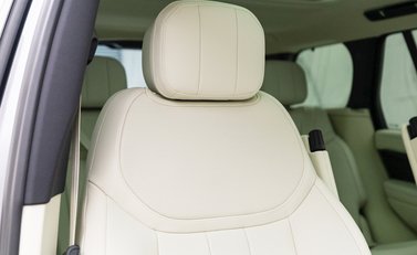 Land Rover Range Rover P400 HSE 11