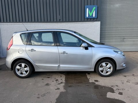 Renault Scenic 1.6 VVT Dynamique Euro 5 5dr 7