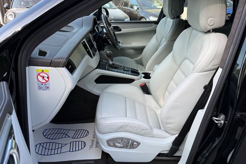 Porsche Macan TURBO PDK - TWO OWNERS -LANE ASSIST -20 INCH ALLOYS -APPLE CAR PLAY 3