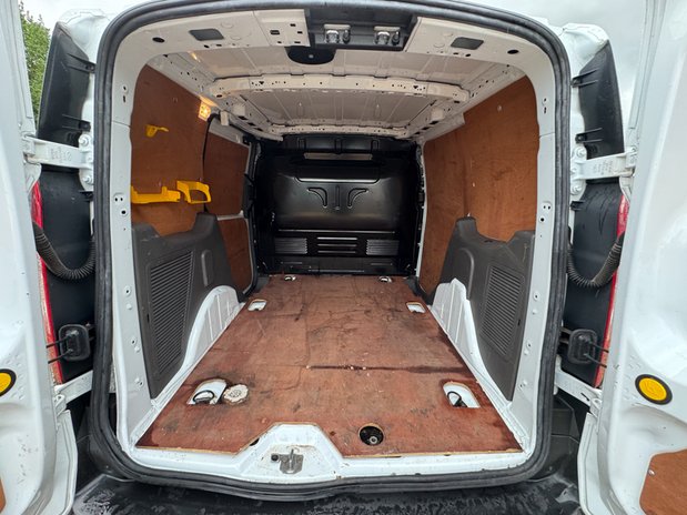 Ford Transit Connect SWB L1H1 [SOLD SM] Low Roof 200 Leader Sensors EURO 6 12