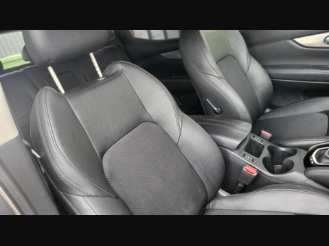 Nissan Qashqai DIG-T TEKNA DCT 17