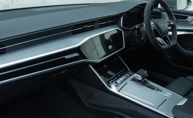 Audi RS6 AVANT PERFORMANCE 19