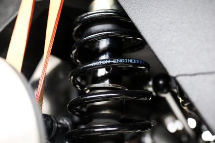 Aston Martin DB6 4.2 Vantage 70