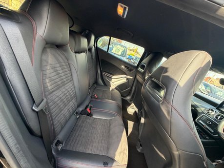 Mercedes-Benz GLA GLA 200 AMG LINE 15