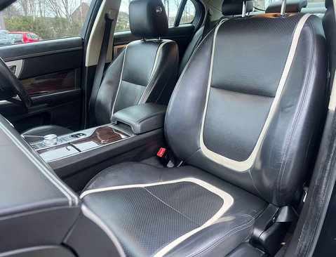 Jaguar XF 2.2d Portfolio Saloon 4dr Diesel Auto Euro 5 (s/s) (200 ps) 33