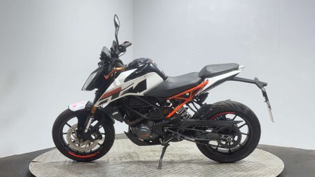 KTM Duke 2019 24k SPARE OR REPAIR PROJECT BIKE NAKED 125CC LEARNER BIKE 4