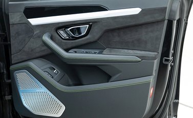 Lamborghini Urus 22