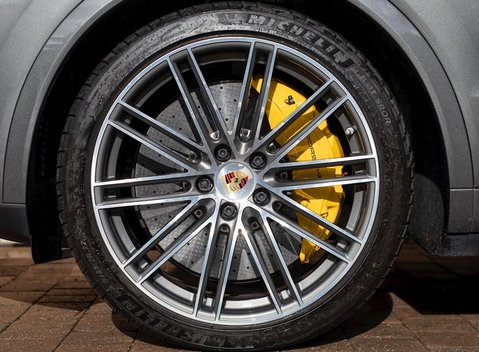 Porsche Cayenne Turbo S E-Hybrid 10