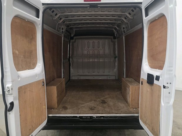 Vauxhall Movano Vauxhall Movano 3500 L3 Diesel FWD 2.2 Turbo D 140ps H2 Dynamic Van 9