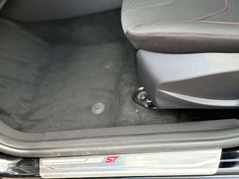 Ford Focus 1.0 Focus ST-Line 5dr 57