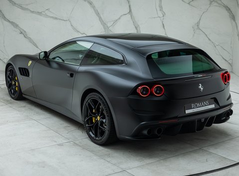 Ferrari GTC4 Lusso T 12