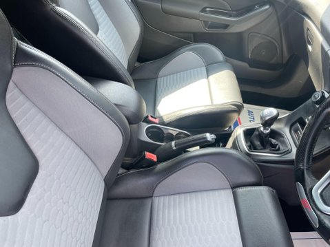 Ford Fiesta 1.6T EcoBoost ST-3 Euro 6 3dr 15