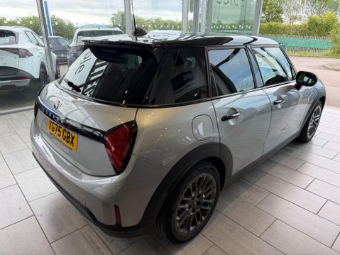 Mini Hatch 2.0S Classic Steptronic Euro 6 (s/s) 5dr 8