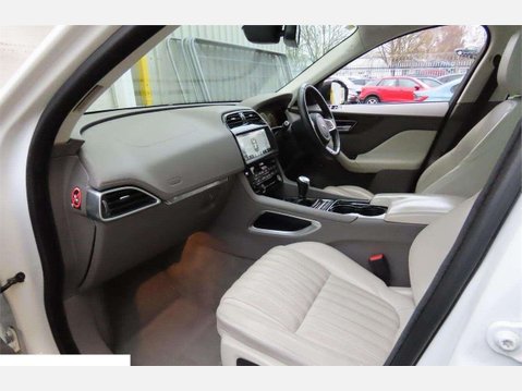 Jaguar F-Pace 2.0 D180 Portfolio AWD Euro 6 (s/s) 5dr 3