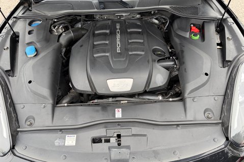 Porsche Cayenne D V6 TIPTRONIC S - REAR ENTERTAINMENT -PDLS -PAN ROOF -CAMERA -£17K EXTRAS 60
