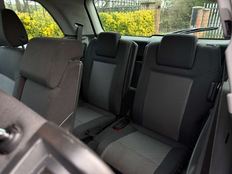 Vauxhall Zafira 1.8 Zafira Design Nav 5dr 15