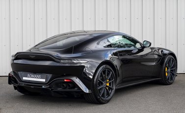 Aston Martin V8 Vantage 7