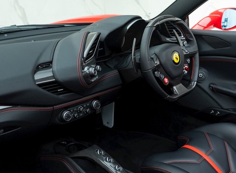 Ferrari 488 Spider 16