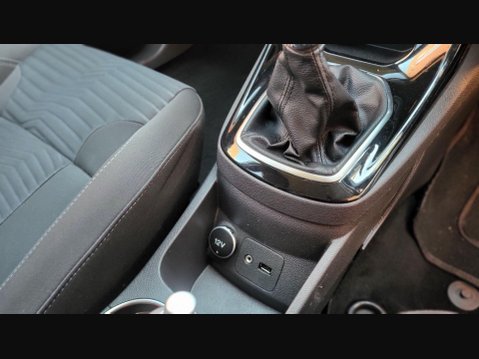 Ford Fiesta TITANIUM 13