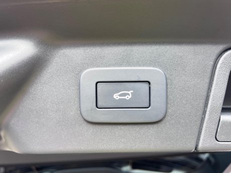 Land Rover Range Rover Velar 2.0 D200 MHEV Dynamic SE Auto 4WD Euro 6 (s/s) 5dr 42