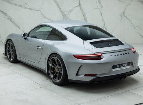 Porsche 911 GT3 Touring (991.2) 12