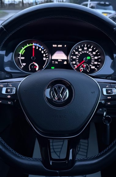 Volkswagen e-Golf E-GOLF - 12 MONTHS MOT -APPLE CAR PLAY  