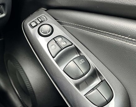 Nissan Juke 1.0 Juke N-Connecta DiG-T Semi-Auto 5dr 66