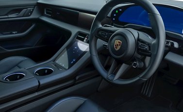 Porsche Taycan 4S 9