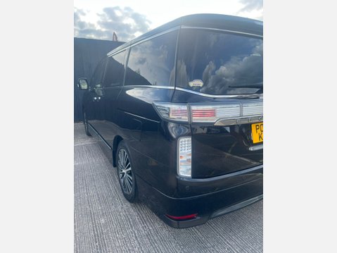 Nissan Elgrand 3.5 v6 petrol automatic 4