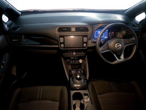 Nissan LEAF 39kWh N-Connecta Hatchback 5dr Electric Auto (150 ps) Air Con - Alloys - DA 18