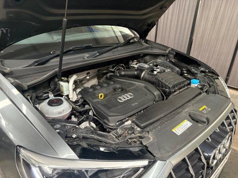 Audi Q3 1.5 TFSI CoD 35 S line S Tronic Euro 6 (s/s) 5dr 47