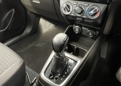 Suzuki Swift SZ-T DUALJET MHEV 15