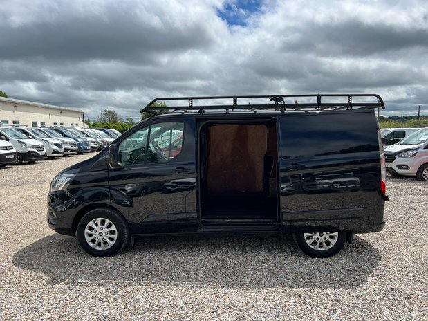 Ford Transit Custom SWB L1H1 Low Roof Limited 300 Air Con Alloys Sensors EURO 6 NO VAT 11