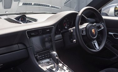 Porsche 911 (991.2) Carrera GTS 15