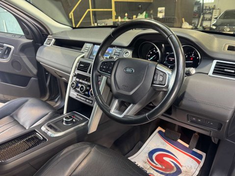 Land Rover Discovery Sport 2.0 Discovery Sport Black HSE TD4 Auto 4WD 5dr 3