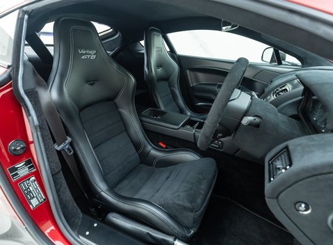 Aston Martin Vantage GT8 15