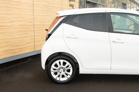 Toyota Aygo VVT-I X-PURE 7