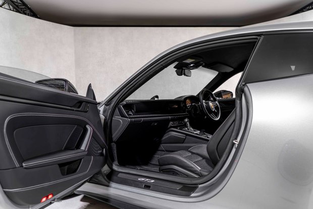 Porsche 911 GT3 TOURING. NOW SOLD. SIMILAR REQUIRED. PLEASE CALL 01903 254800. 5