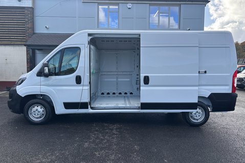 Peugeot Boxer BlueHdi 335 L3H2 Professional Premium Plus Panel Van 8