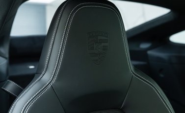 Porsche 911 GT3 Touring (992) 14