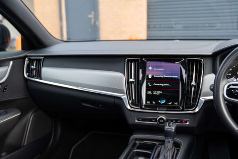 Volvo V90 2.0 V90 R-Design+ D5 PowerPulse AWD Auto 4WD 5dr 29