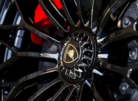 Lamborghini Aventador SV LP 750-4 Roadster 13