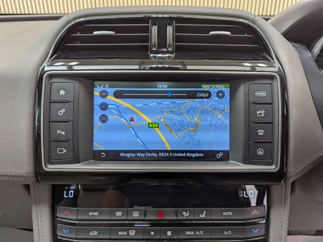 Jaguar F-Pace 2.0 F-PACE Portfolio AWD D Auto 4WD 5dr 62