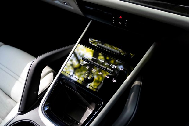 Porsche Cayenne GTS. PANO ROOF. HEAD UP DISPLAY. SOFT CLOSE. BOSE. 1