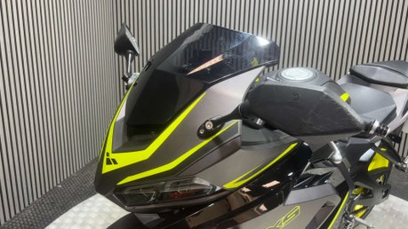 Lexmoto LXS 2023 ONLY 1K NEW MOT 125CC SPORTS BIKE LEARNER 37