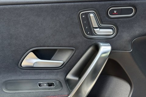Mercedes-Benz A Class A 180 D AMG LINE PREMIUM PLUS - PAN ROOF -ELECTRIC SEATS 26