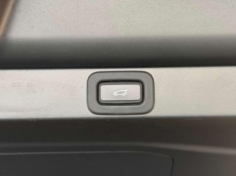 Land Rover Range Rover 3.0 P440e 38.2kWh SE SUV 5dr Petrol Plug-in Hybrid Auto 4WD Euro 6 (s/s) (4 52