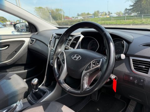 Hyundai i30 CRDI SE NAV BLUE DRIVE 9