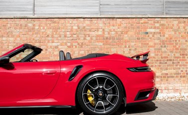 Porsche 911 Turbo S Cabriolet (992) 33